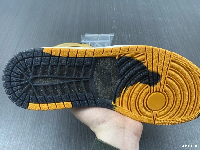 DB2889-700 Gore-Tex High Jordan 1 Light Element Curry 0809